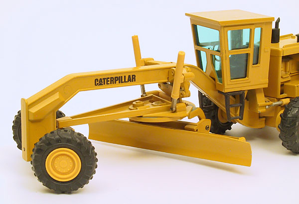 Picture Caterpillar 16G
