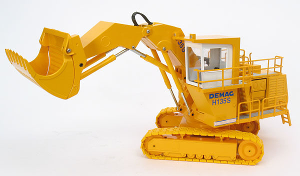 Picture Demag H 135 S