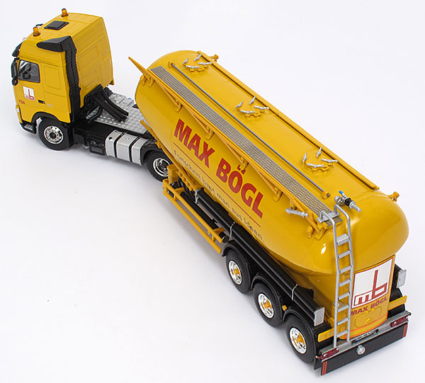 Picture Volvo / O.ME.P.S. FH3 480 w/ silotrailer – “Max Bögl”