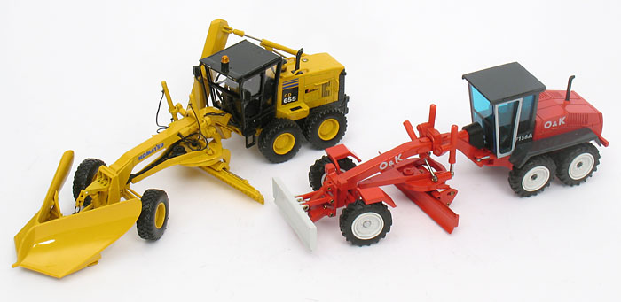 Picture Komatsu GD655 w/ plow