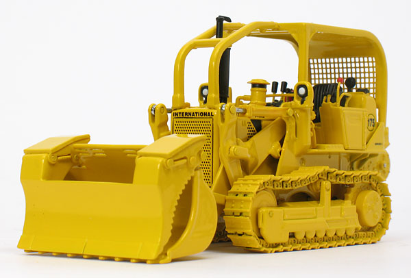 Picture International Harvester 175 w/ demolition bucket