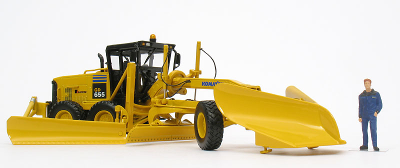 Picture Komatsu GD655 w/ plow