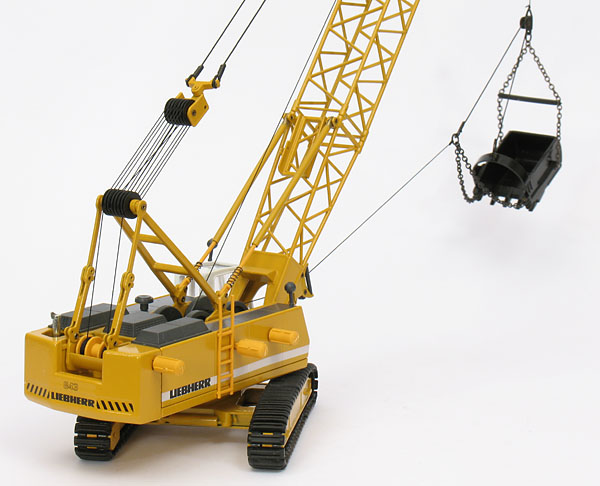 Picture Liebherr HS 843 HD w/ drag scoop