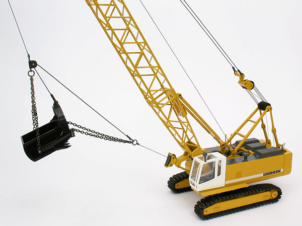 Picture Liebherr HS 843 HD w/ drag scoop