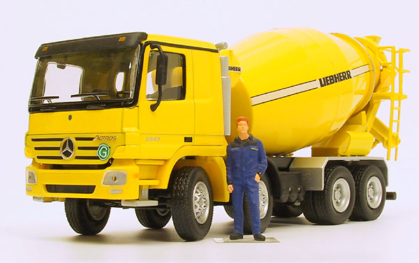 Picture Liebherr / Mercedes-Benz HTM 904 / Actros 3241