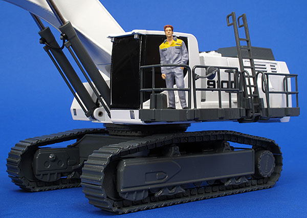 Picture Liebherr R 9100
