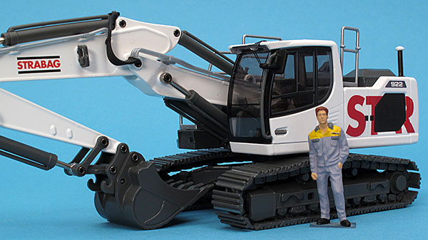 Picture Liebherr R 922 V (two piece boom) – “Strabag”