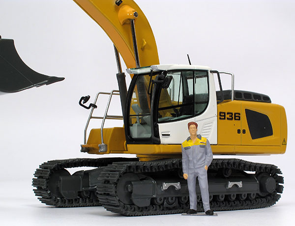 Picture Liebherr R 936 IV