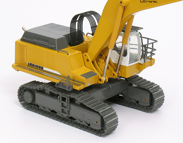 Picture Liebherr R 984 C w/ ripper