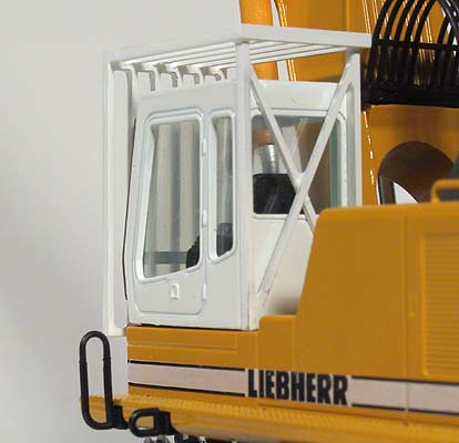 Picture Liebherr R 984 B with Scrap Shear