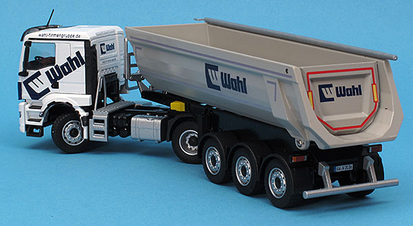 Picture MAN / Schwarzmüller TGS with round trough trailerr – „Wahl“