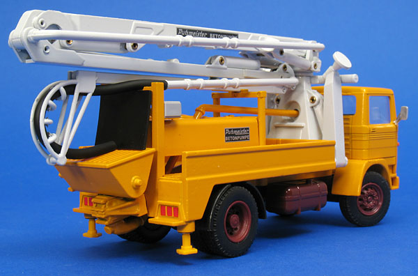 Picture Putzmeister / Mercedes-Benz W 17/20