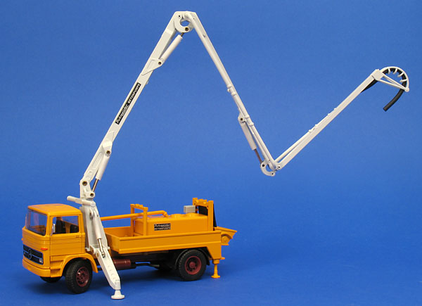 Picture Putzmeister / Mercedes-Benz W 17/20