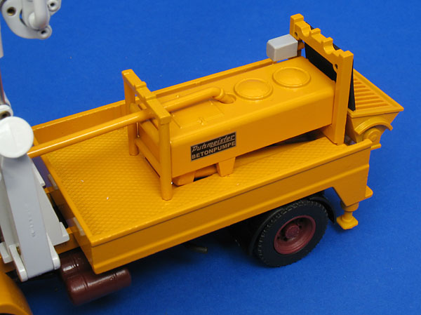 Picture Putzmeister / Mercedes-Benz W 17/20
