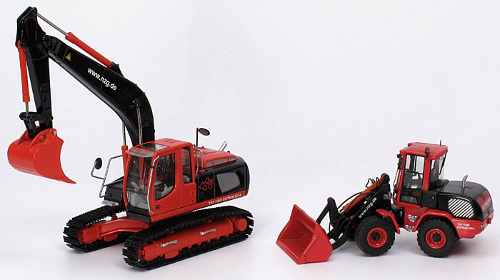 Picture Liebherr R 916 Classic – “Toy Fair Edition 2014”