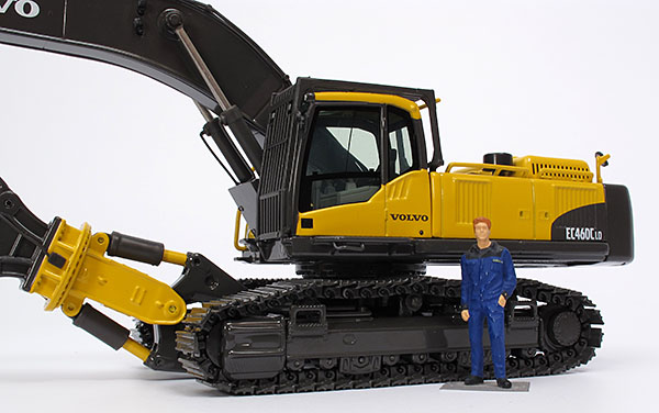 Picture Volvo EC460C LD w/ crusher