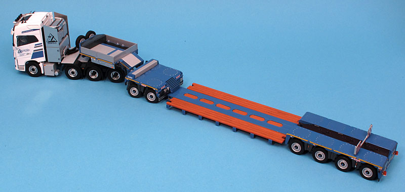 Picture Volvo / Nooteboom FH16 / Euro-PX – “Zöchling”