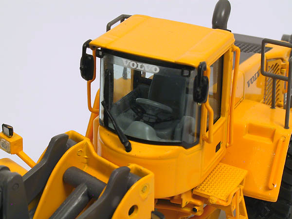 Picture Volvo L220E