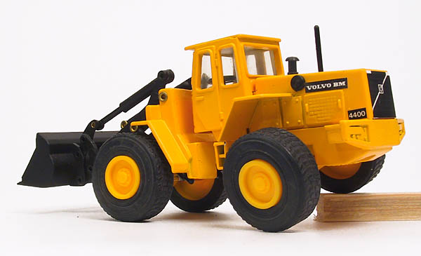 Picture Volvo BM L4400
