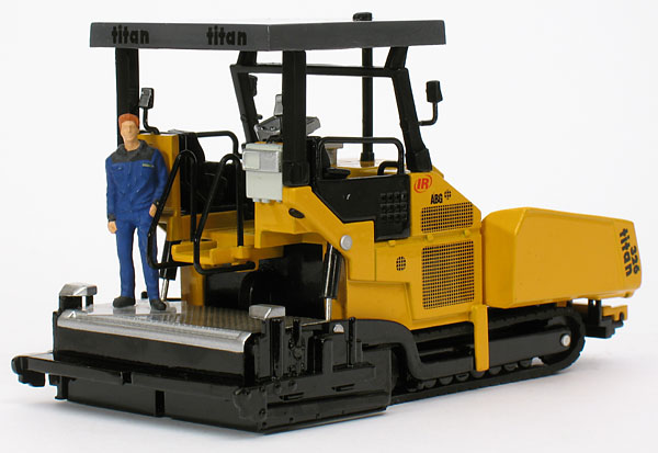 Foto ABG Titan 326