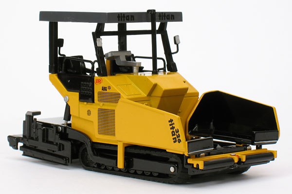 Foto ABG Titan 326