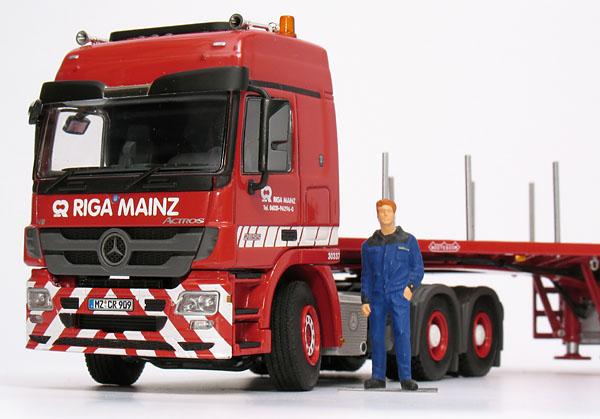 Foto Mercedes-Benz / Nooteboom Actros 2655 mit Ballasttrailer – „Riga Mainz“