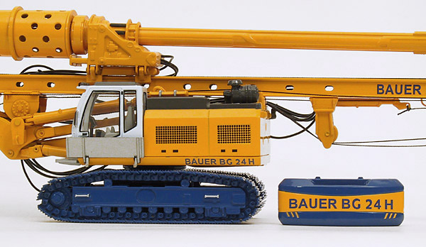 Foto Bauer BG 24H