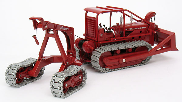 Foto International Harvester TD24 mit „logging arch”