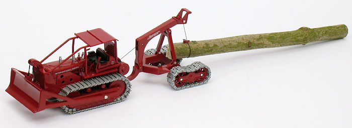 Foto International Harvester TD24 mit „logging arch”