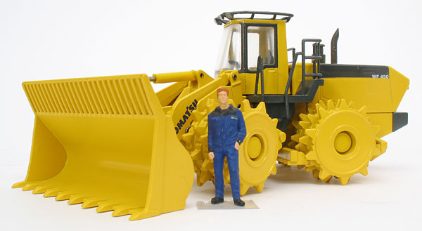 Foto Komatsu WF450-3