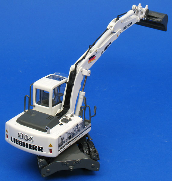 Foto Liebherr A 904 C – Sonderlackierung „50.000“