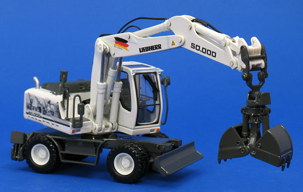 Foto Liebherr A 904 C – Sonderlackierung „50.000“