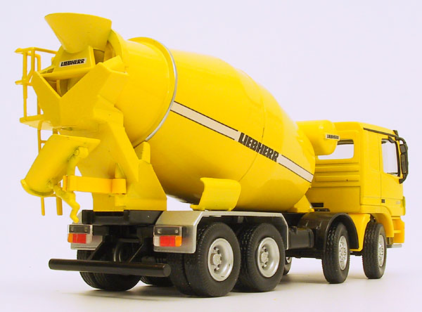 Foto Liebherr / Mercedes-Benz HTM 904 / Actros 3241