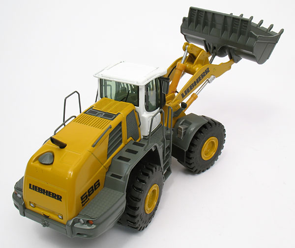 Foto Liebherr L 586 2plus2