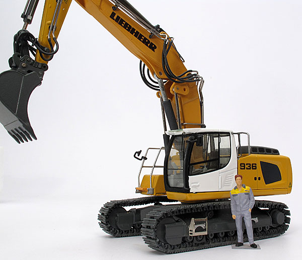 Foto Liebherr R 936 IV (Verstellausleger)
