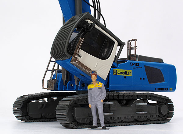 Foto Liebherr R 940 Demolition – „Saredi“