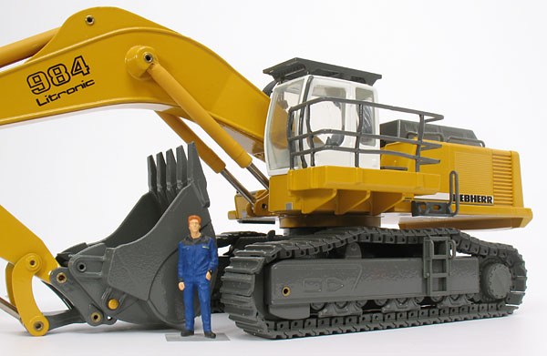 Foto Liebherr R 984 C mit Reißzahn