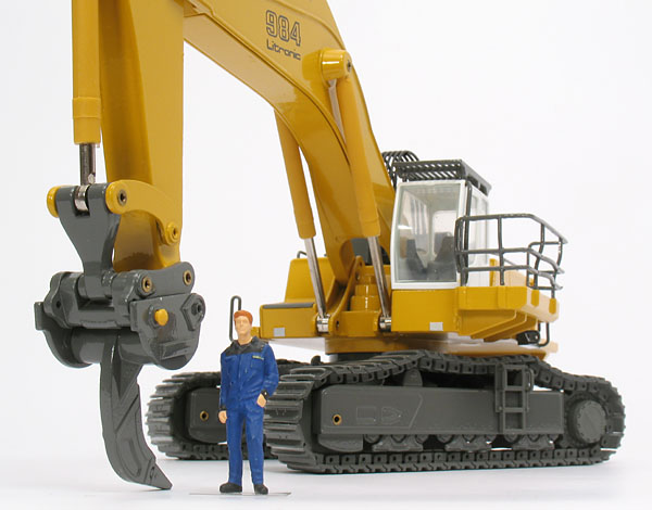 Foto Liebherr R 984 C mit Reißzahn