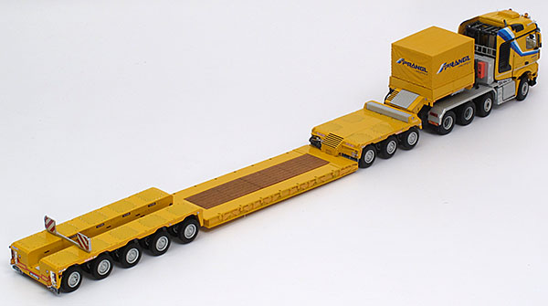 Foto Mercedes-Benz / Nooteboom Arocs 4163 8×6 / Euro-PX – „Prangl“
