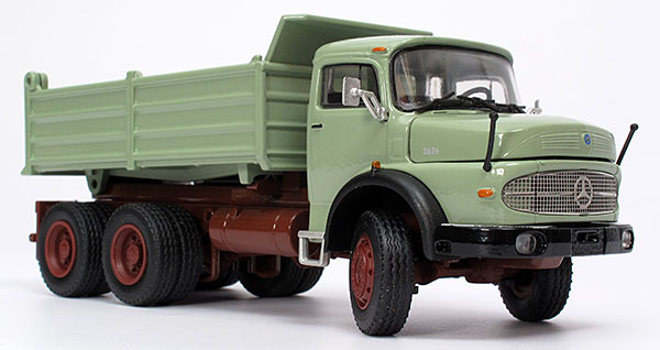 Foto Mercedes-Benz / Meiller LAK 2624