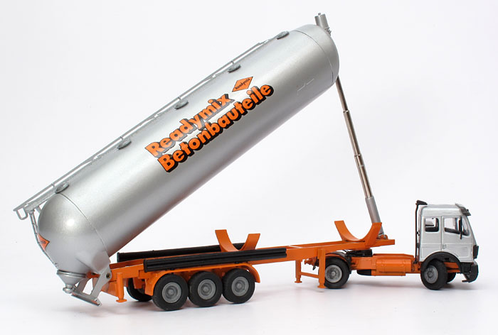 Foto Mercedes-Benz / Spitzer SK 1838 mit Kippsiloauflieger – „Readymix“