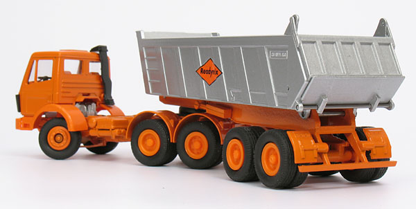 Foto Mercedes-Benz / Meiller SK 2635 mit Kippsattelauflieger – „Readymix“