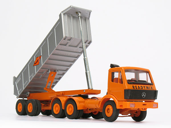 Foto Mercedes-Benz / Meiller SK 2635 mit Kippsattelauflieger – „Readymix“