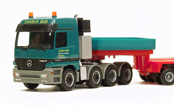 Foto Mercedes-Benz / Goldhofer Actros 4150 Titan / THP – „Leonhard Kolb“