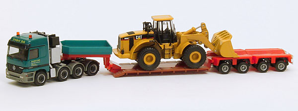 Foto Mercedes-Benz / Goldhofer Actros 4150 Titan / THP – „Leonhard Kolb“