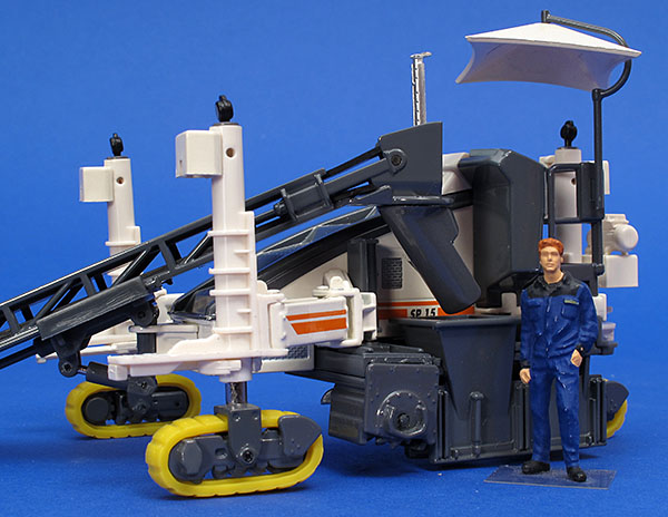 Foto Wirtgen SP15 mit Förderband