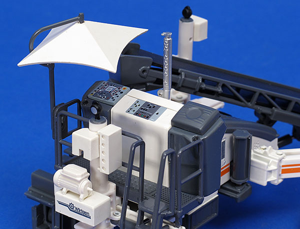Foto Wirtgen SP15 mit Förderband